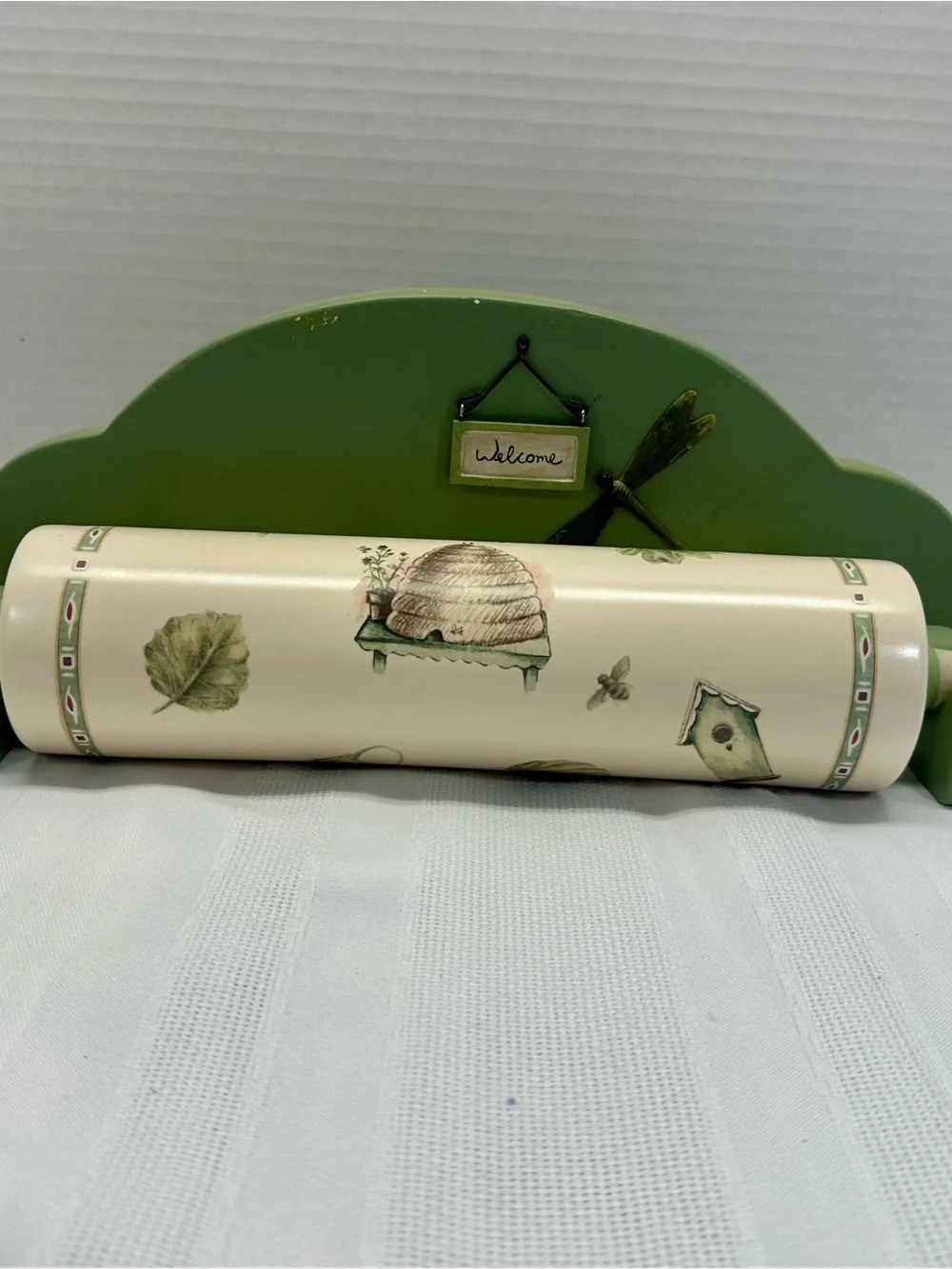 Pfaltzgraff Naturewood rolling pin with wall shelf